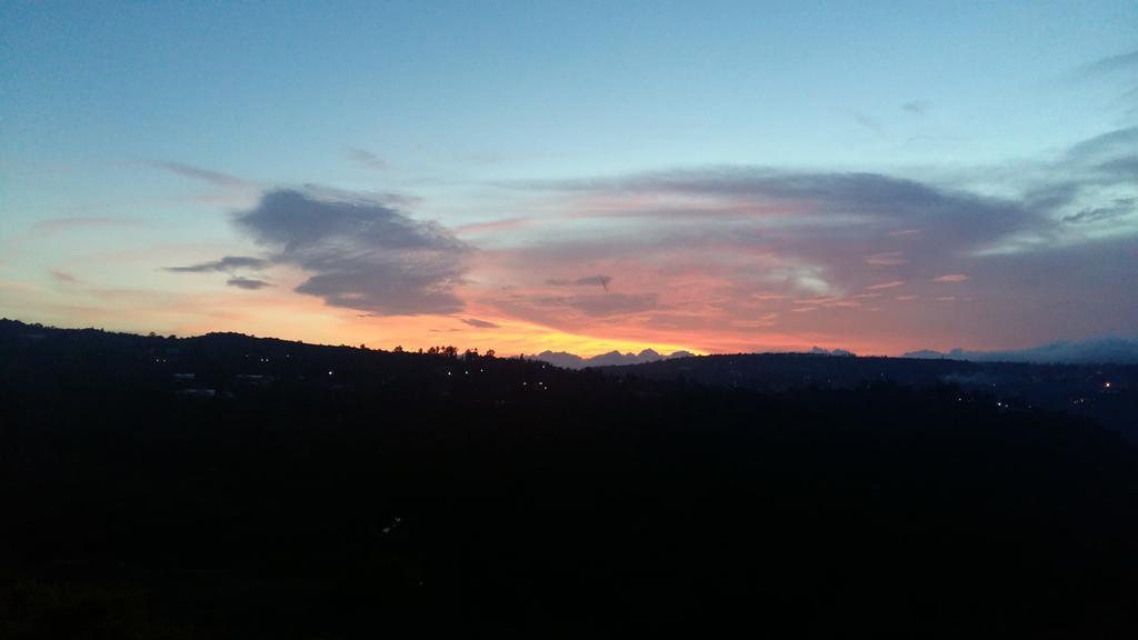 Hill Top Villa Panchgani Bagian luar foto
